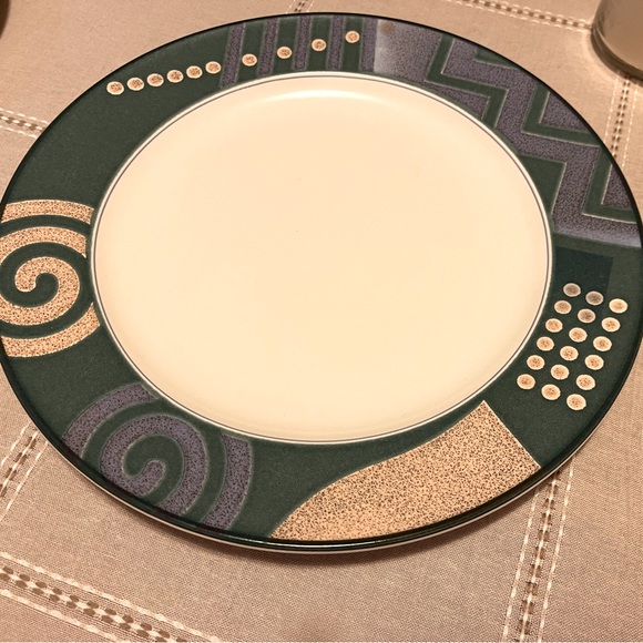 Mikasa Intaglio CAC18 Life Style 13 inch serving plate - Picture 1 of 2